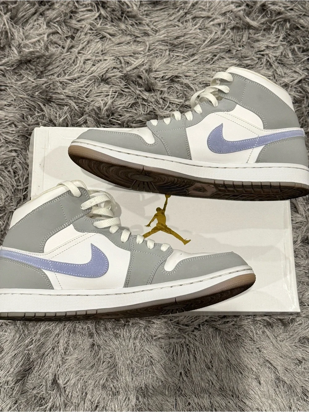 Jordan 1 Mid Wolf Grey. Mens 10.5 / Womens 12